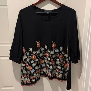 Karen Kane Black Top embroidered Florals Bohemian style A-line size Large